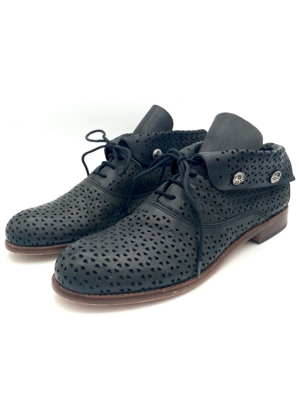 Patricia Nash Sabrina Leather Ankle Boot Women’s Size 9.5 Perforated Lace Up